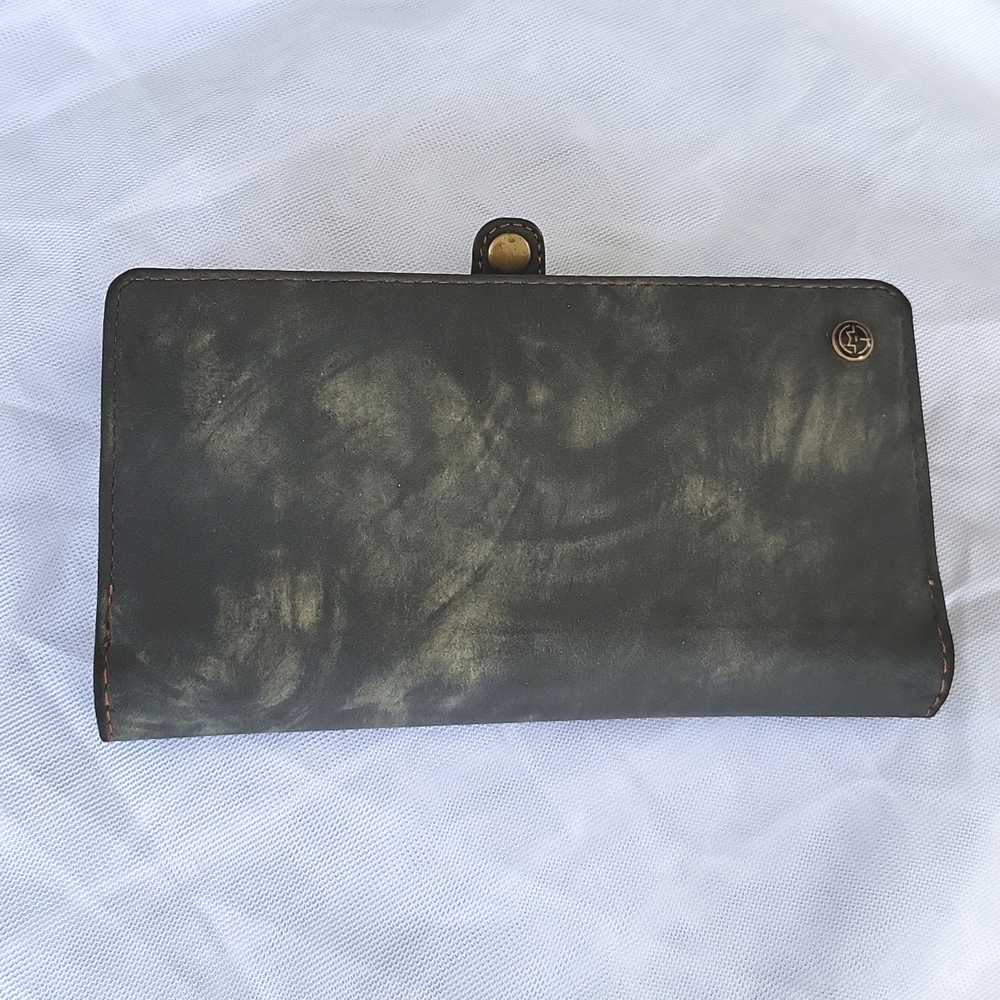 🍃 CaseMe camo suede wallet